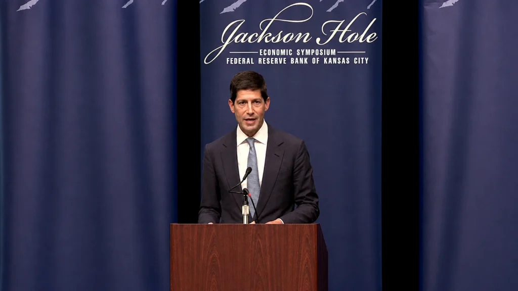 Jackson Hole Bitcoin: BTC sotto 78K, ma la leva scende