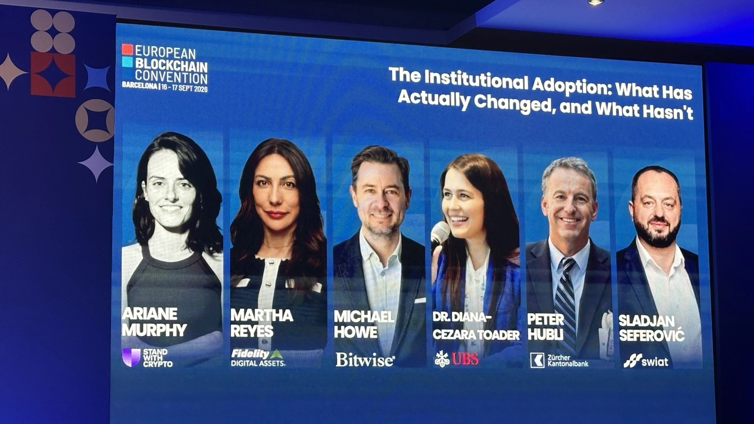 Relatori del panel EBC 2026 sull'adozione istituzionale: Ariane Murphy, Martha Reyes, Michael Howe, Diana-Cezara Toader, Peter Hubli e Sladjan Seferovic