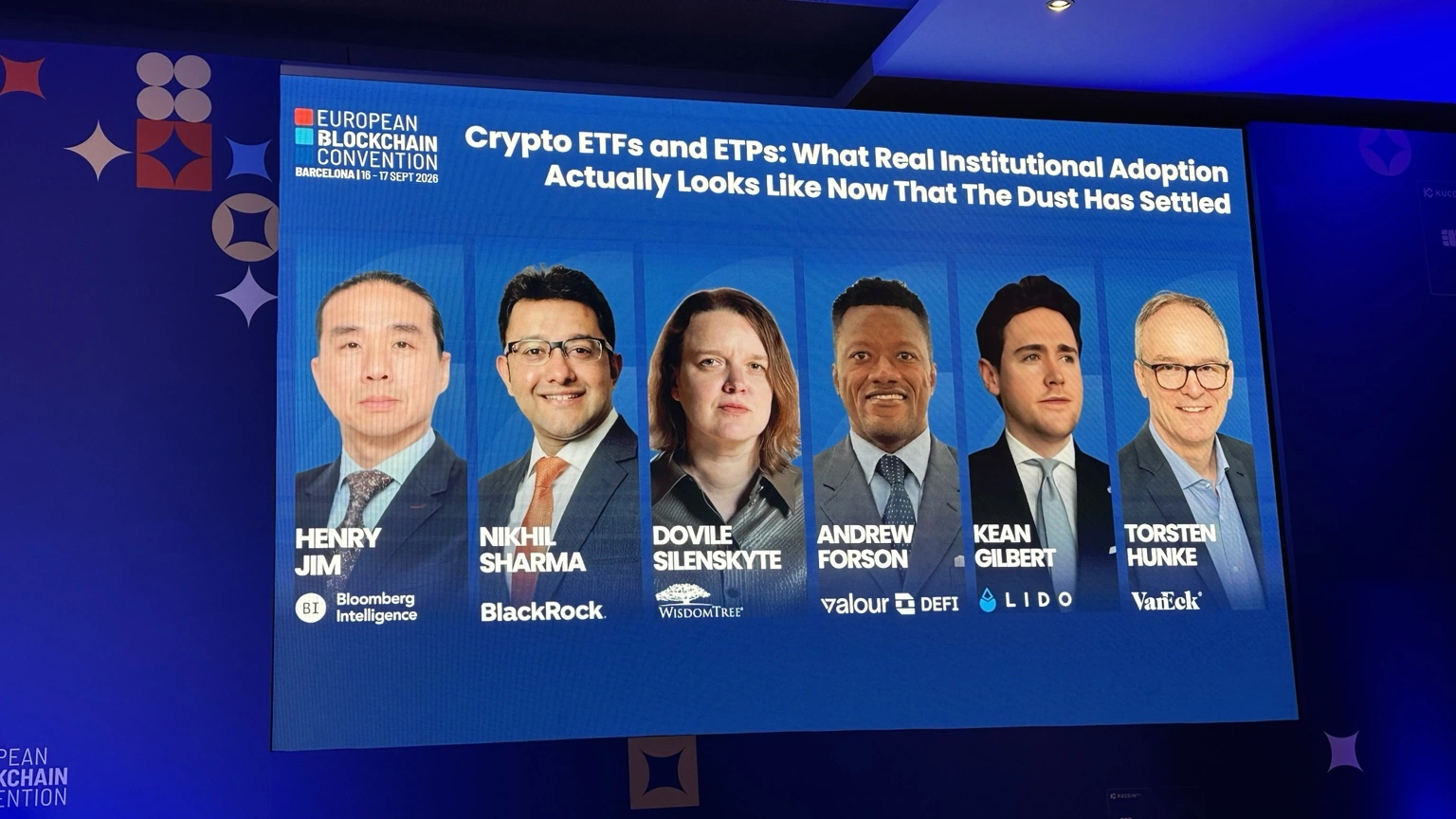 Panel EBC 2026 su crypto ETF, ETP e adozione istituzionale con Bloomberg Intelligence, BlackRock, WisdomTree, Valour, Lido e VanEck
