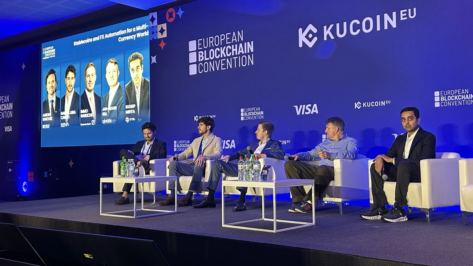 Panel EBC 2026 su stablecoin e automazione FX con BBVA, Deutsche Bank, Qivalis, STBL e MiCA Crypto Alliance